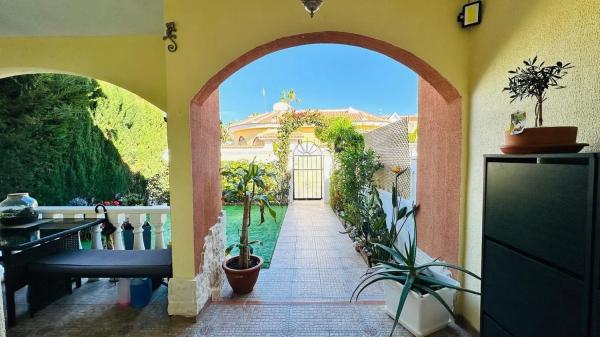 Chalet adosado en avenida de Huelva