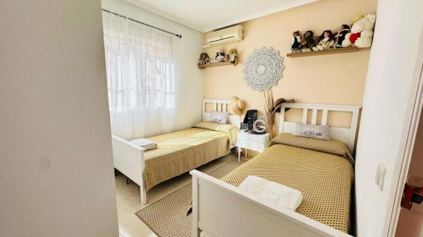 Chalet adosado en avenida de Huelva