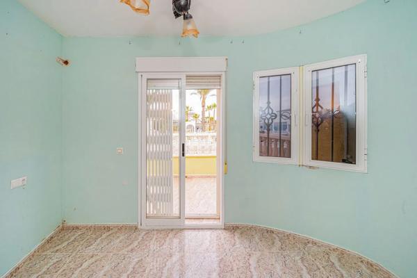 Chalet pareado en calle el Grove