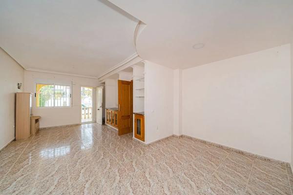 Chalet pareado en calle el Grove