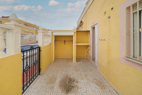 Chalet pareado en calle el Grove