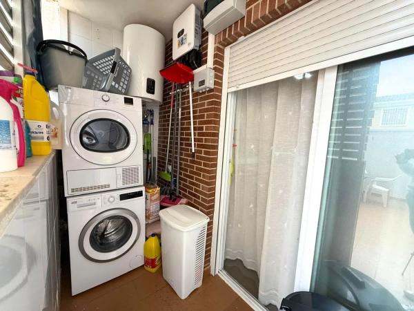 Casa independiente en calle Poetisa Emilia Sempere, 4