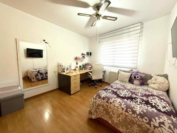 Casa independiente en calle Poetisa Emilia Sempere, 4