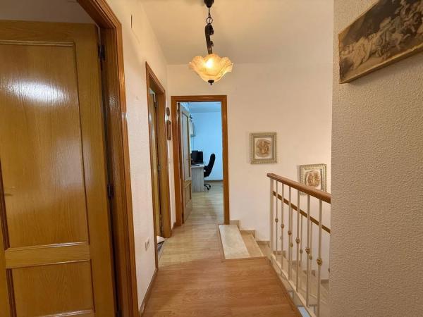 Casa independiente en calle Poetisa Emilia Sempere, 4