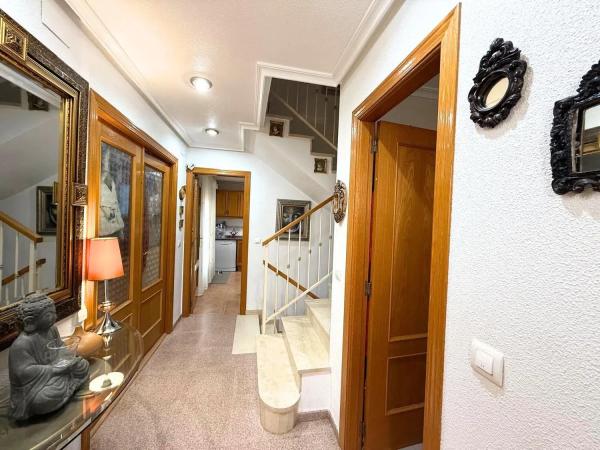 Casa independiente en calle Poetisa Emilia Sempere, 4