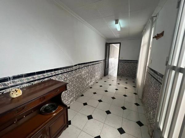 Casa de pueblo en calle Leopoldo Navarr