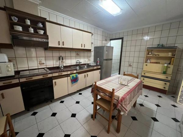 Casa de pueblo en calle Leopoldo Navarr