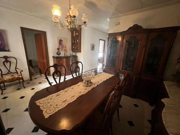 Casa de pueblo en calle Leopoldo Navarr