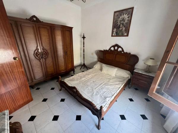 Casa de pueblo en calle Leopoldo Navarr