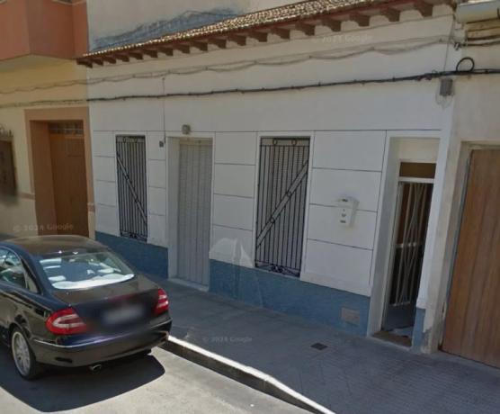 Casa de pueblo en calle Leopoldo Navarr