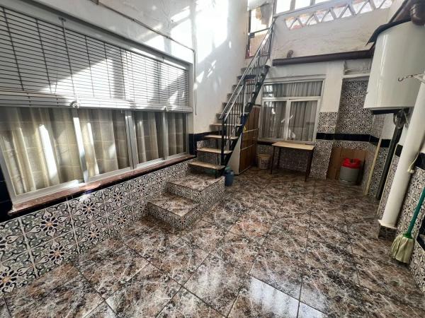 Casa de pueblo en calle Leopoldo Navarr