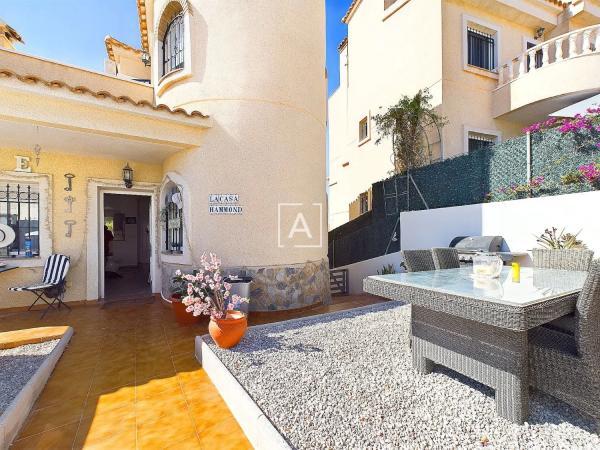 Casa independiente en calle Mimosa, 96