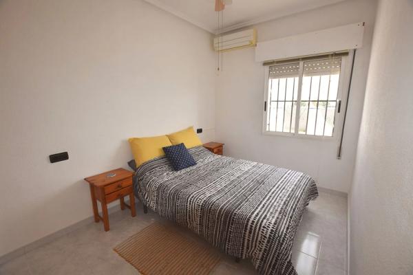 Chalet pareado en calle Número Nueve