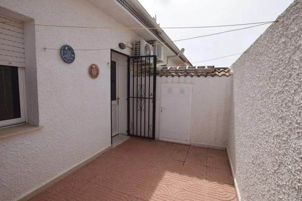 Chalet pareado en calle Número Nueve