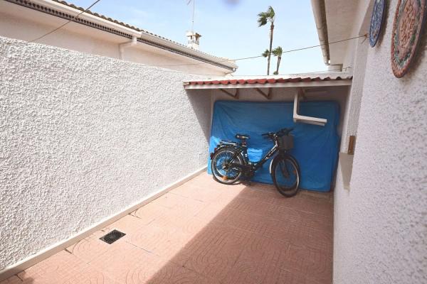 Chalet pareado en calle Número Nueve