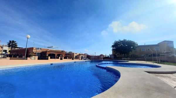 Piso en Los Montesinos