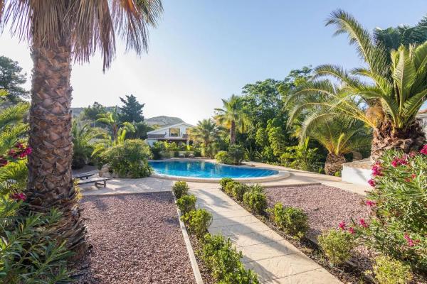 Casa independiente en avenida Alcalde Carlos Carbonell