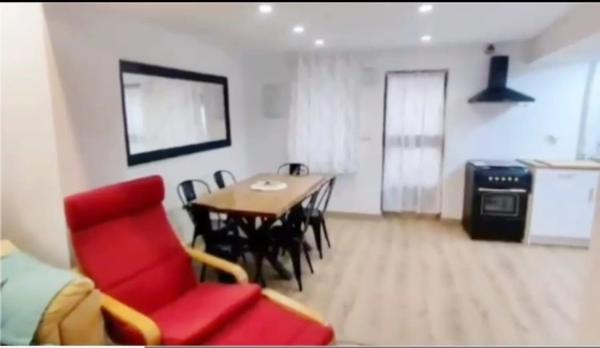 Chalet pareado en plaza Magdalena, 2