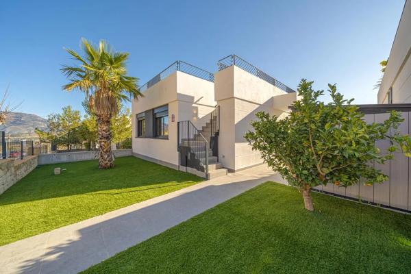 Casa independiente en calle Mariola, 42