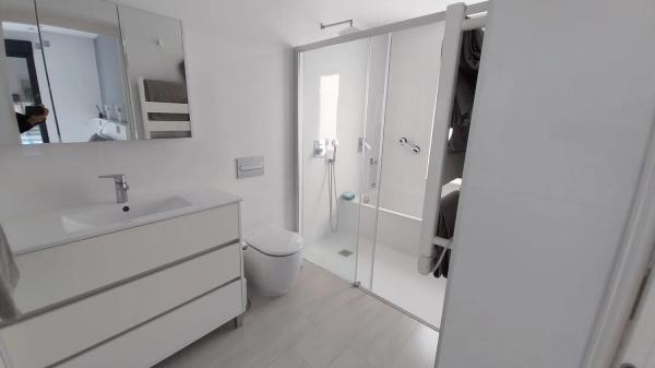 Casa independiente en avenida de Ultramar, 107