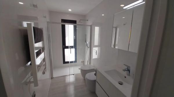 Casa independiente en avenida de Ultramar, 107