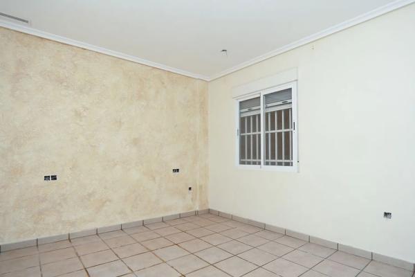 Piso en calle Ramón y Cajal