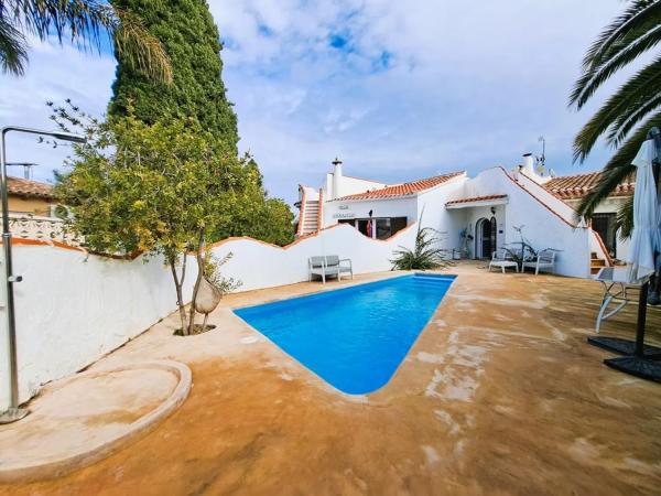 Chalet adosado en Partida Barranquets Cl-12