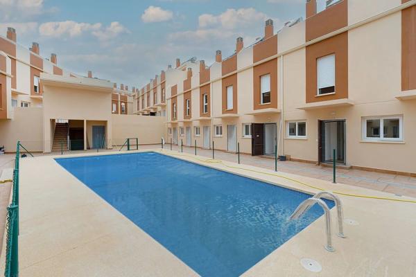 Chalet pareado en calle Serra Grossa