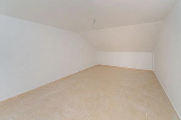 Chalet pareado en calle Serra Grossa