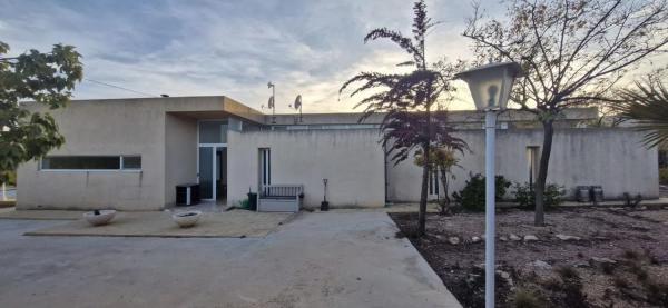 Casa independiente en calle Río Volga