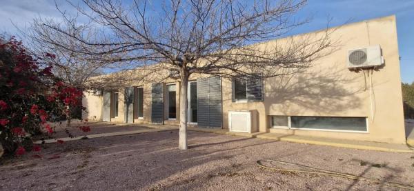 Casa independiente en calle Río Volga