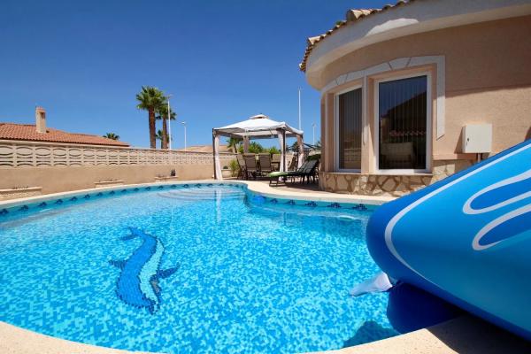 Casa independiente en calle Novelda, 6