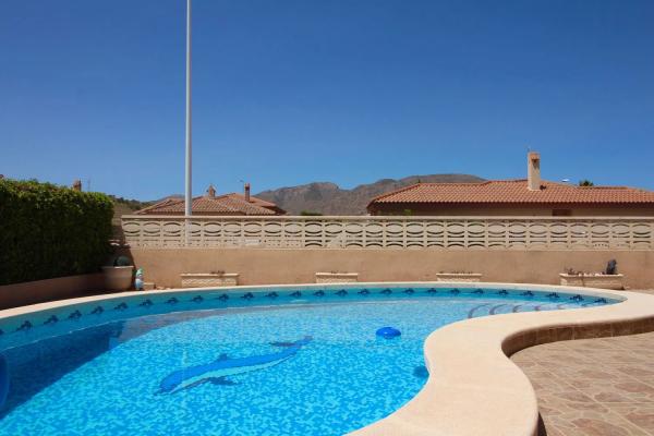 Casa independiente en calle Novelda, 6