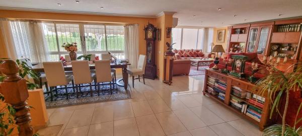 Casa independiente en calle de Gijon