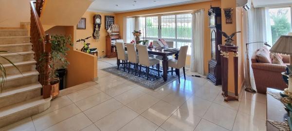 Casa independiente en calle de Gijon