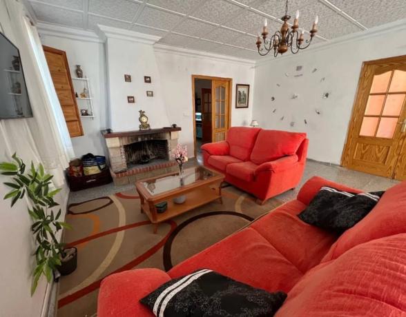 Casa independiente en avenida Constitució, 8