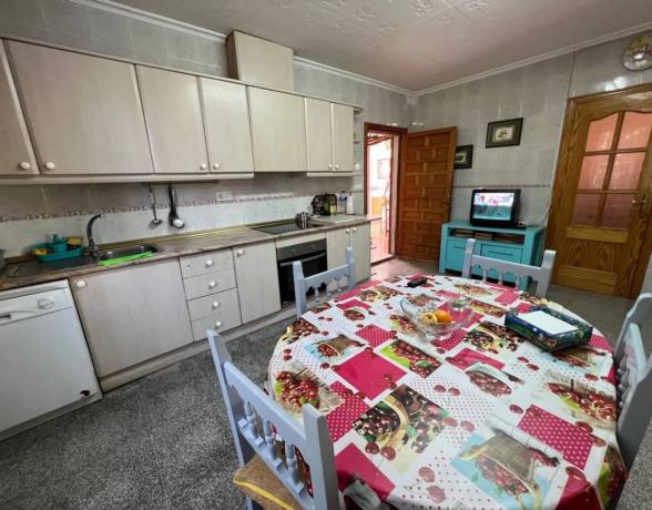 Casa independiente en avenida Constitució, 8