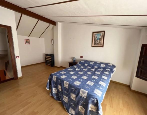 Casa independiente en avenida Constitució, 8