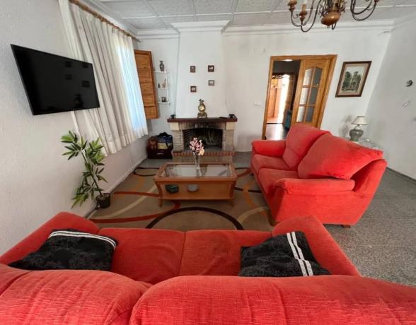 Casa independiente en avenida Constitució, 8