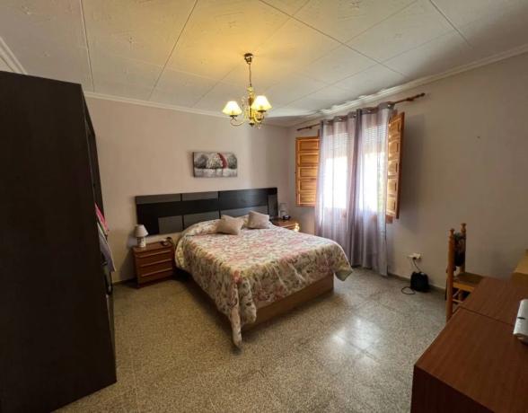 Casa independiente en avenida Constitució, 8