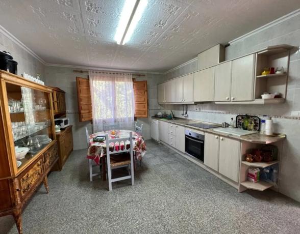 Casa independiente en avenida Constitució, 8