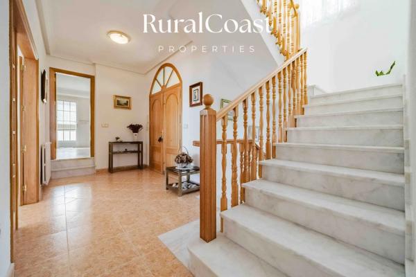 Casa independiente en calle d'Oriola