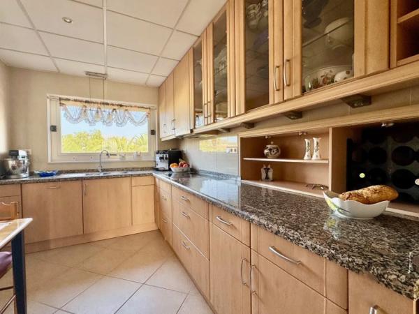 Casa independiente en avenida Llimeres, 20