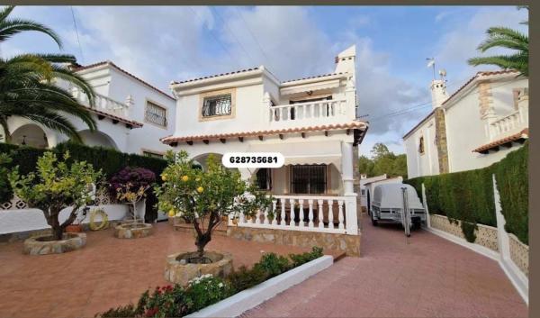 Chalet adosado en C/urbanización s/n