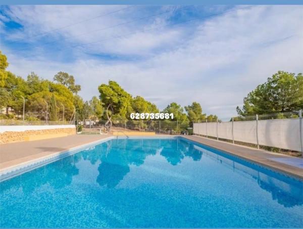 Chalet adosado en C/urbanización s/n