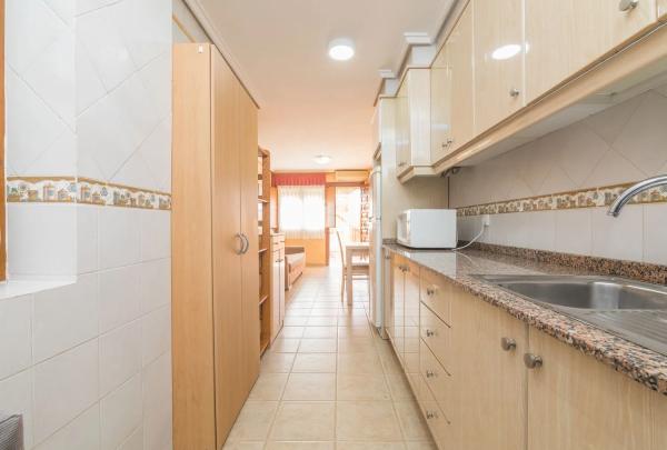 Chalet adosado en calle Jazmines, 36