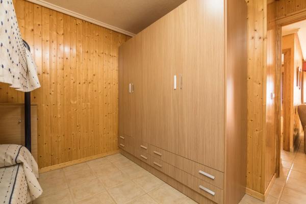 Chalet adosado en calle Jazmines, 36