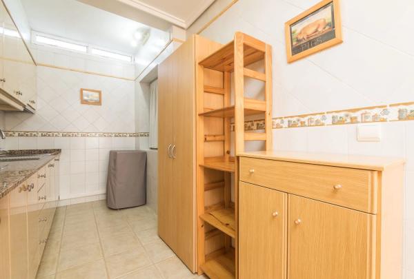 Chalet adosado en calle Jazmines, 36