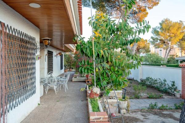 Casa independiente en calle Benito Pérez Galdós, 26
