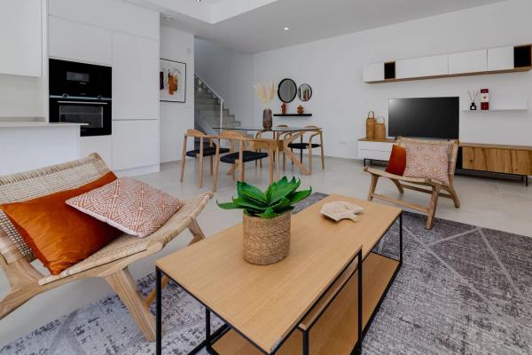 Casa independiente en calle Praga s/n